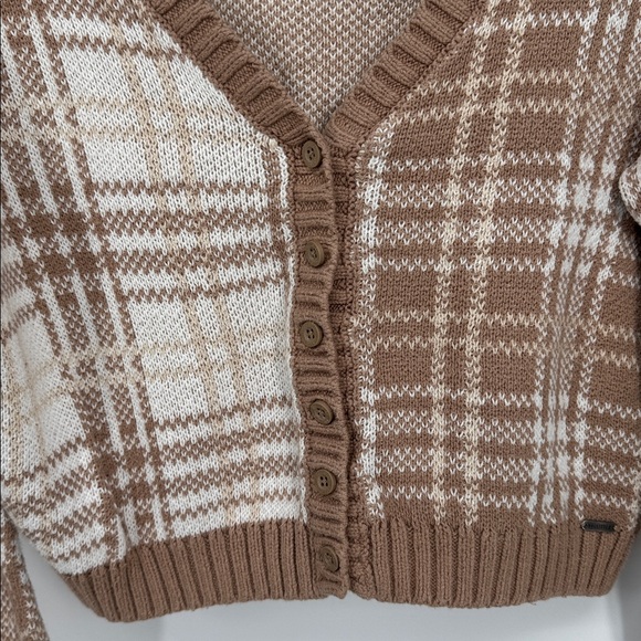 Women’s Hollister Two-Toned Tan Plaid Cardigan - Picture 3 of 4